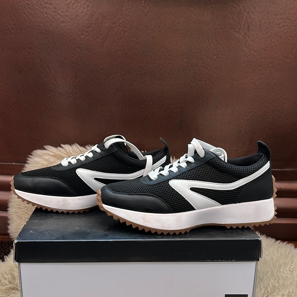 Dolce Vita Black and White Sneakers Retro-Inspired Design